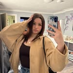 nicole_dyerofficial